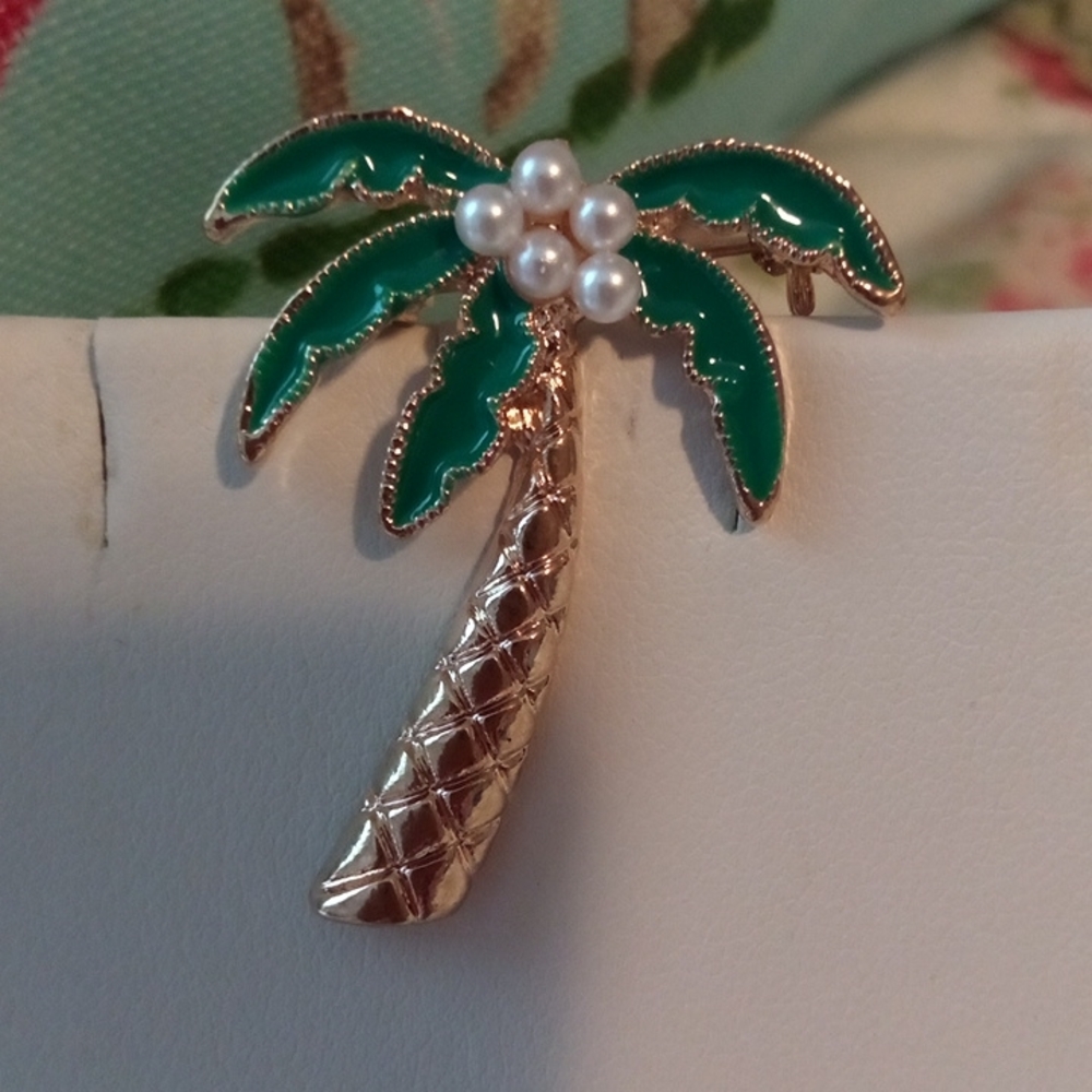 🆕 Palm Tree Brooch
